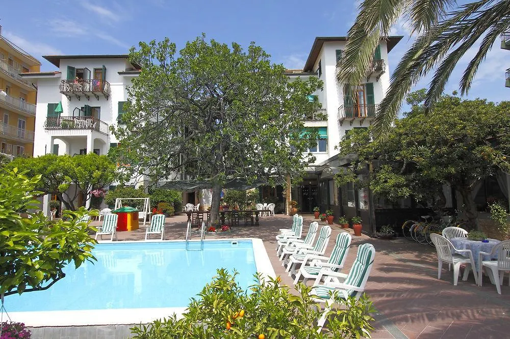 Residence Cristal Pietra Ligure Hotel